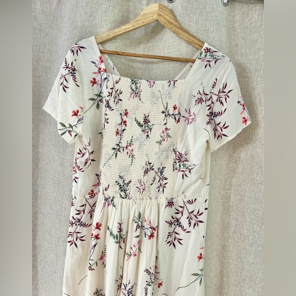 NWT Floral Dress - Picture 4 of 5